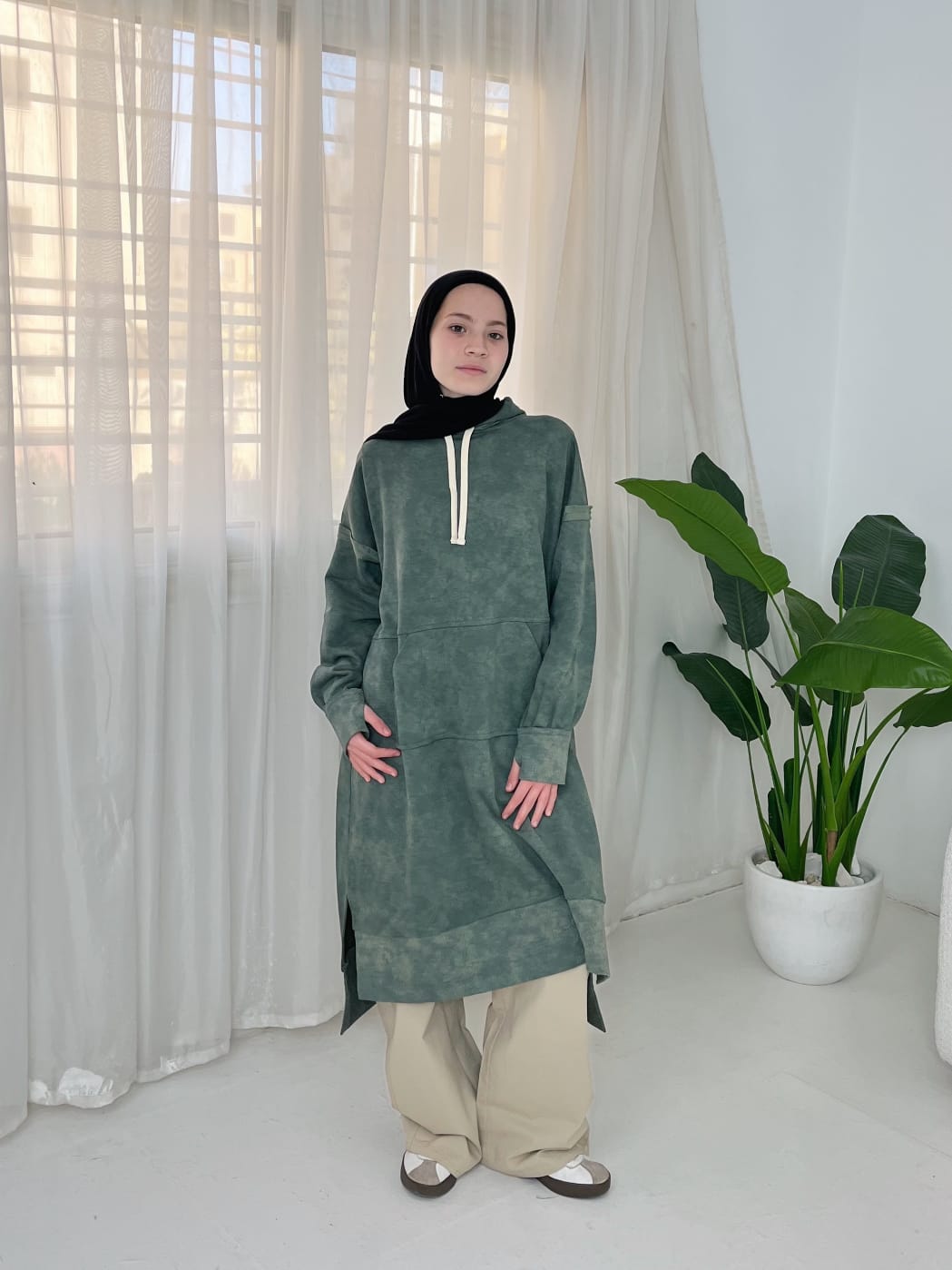 هودي كبير الحجم مع بطانة مخملية