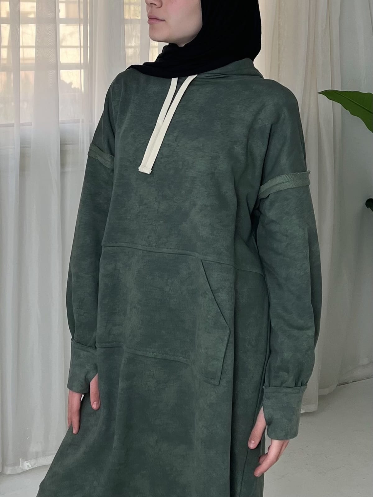 هودي كبير الحجم مع بطانة مخملية